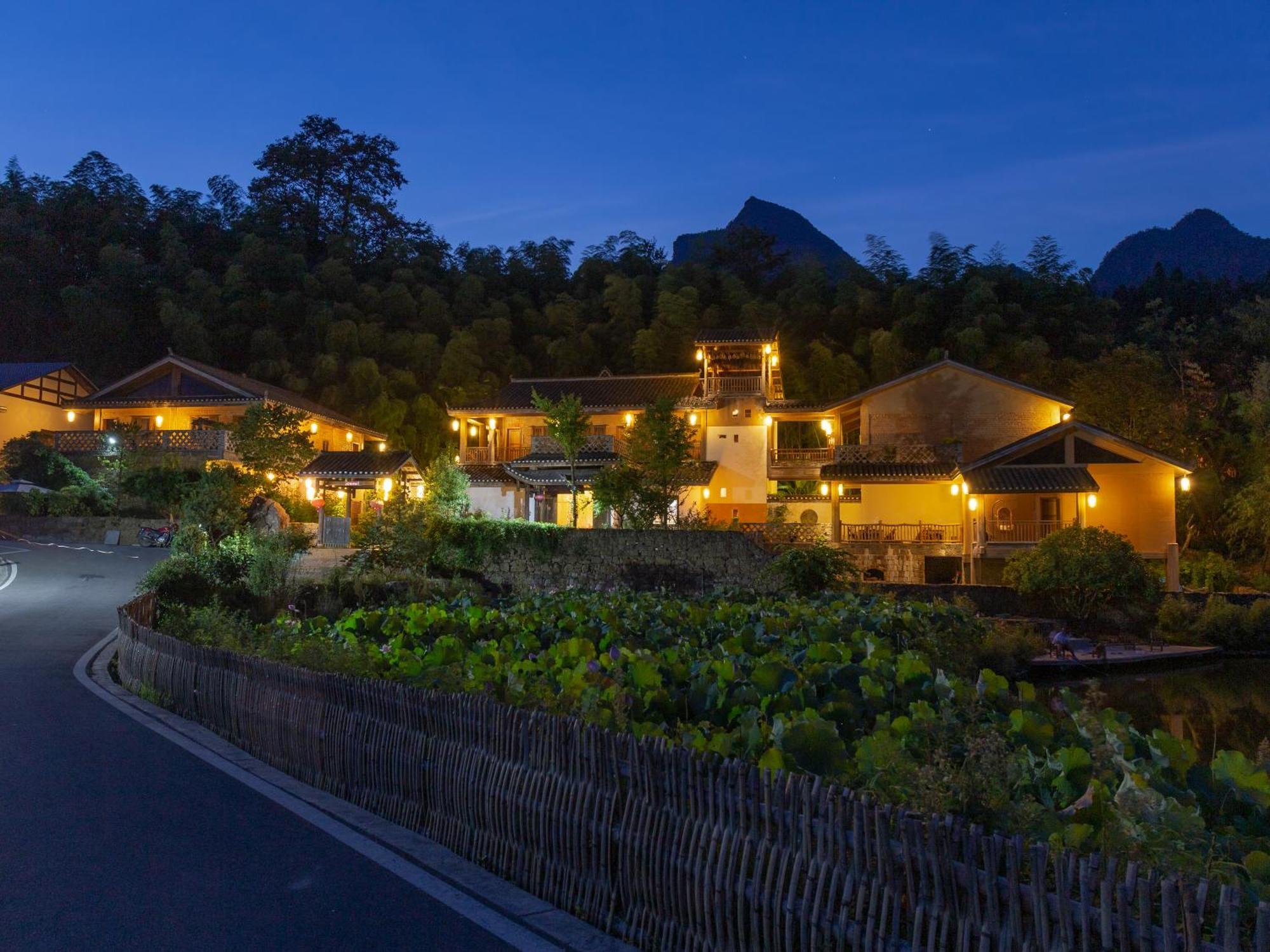 Dayong Antique Feature Resort Zhangjiajie Bagian luar foto