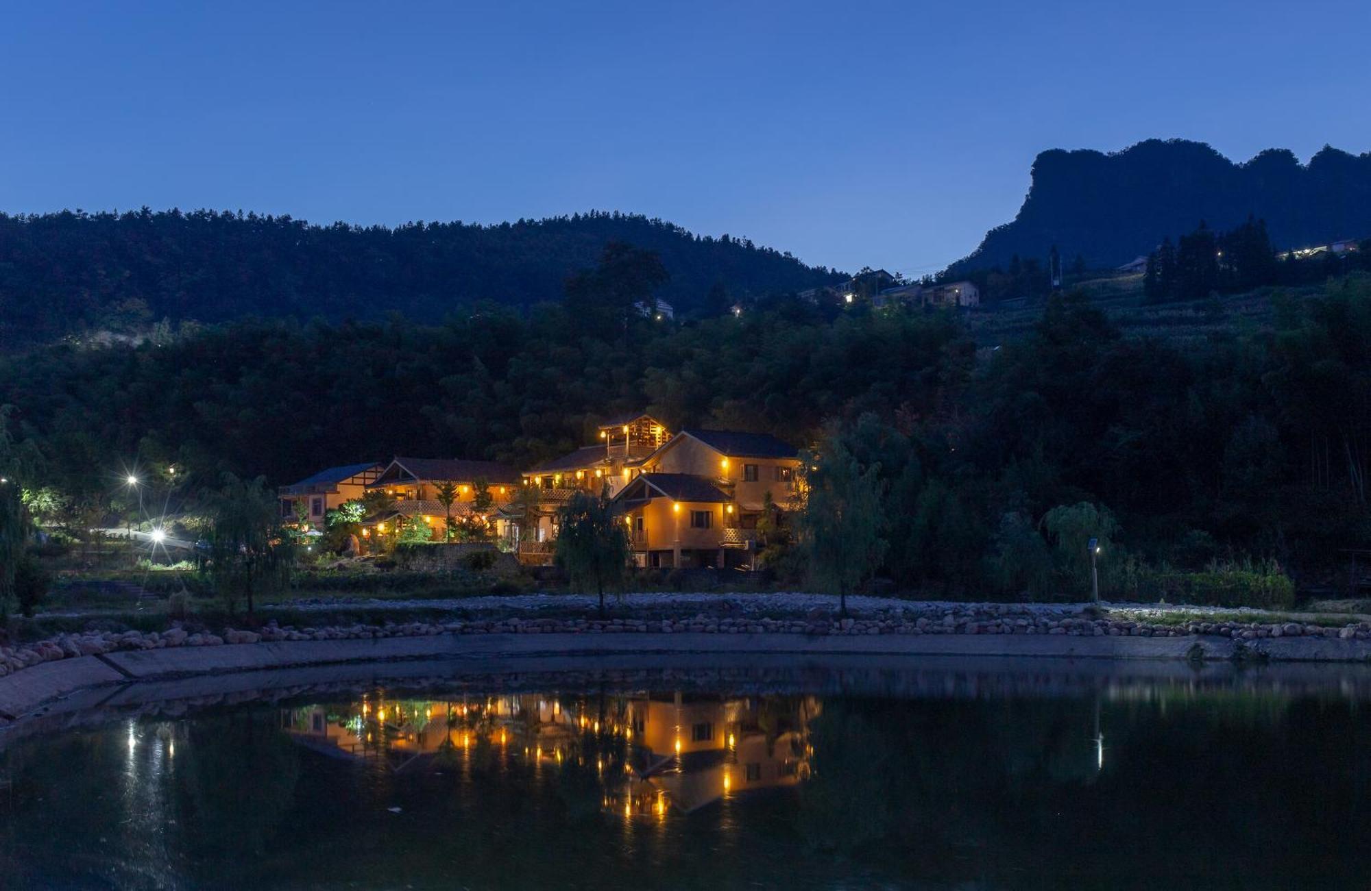 Dayong Antique Feature Resort Zhangjiajie Bagian luar foto